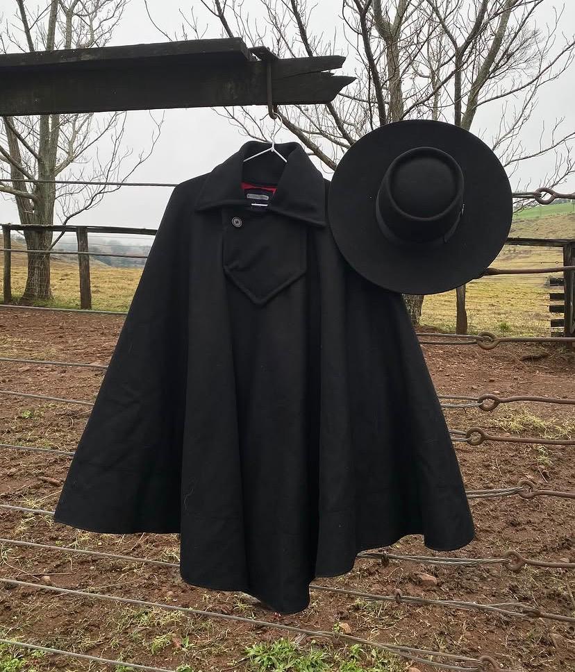 Poncho Genuíno Uruguaio Preto